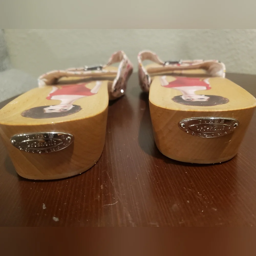 Barbie Graphic Wooden Sandals By Dr. Scholl's - Picture 3 of 5